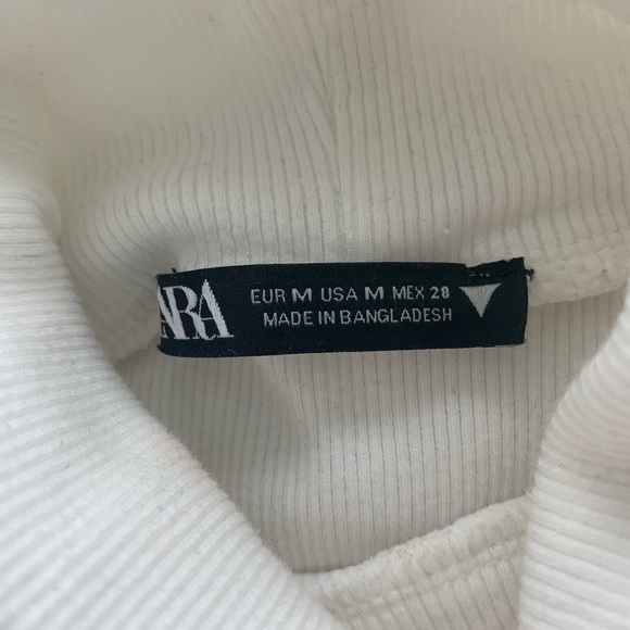 ZARA cropped turtleneck tank - Picture 3 of 3